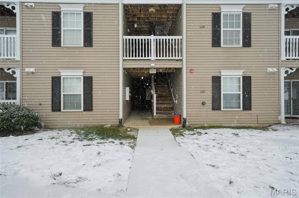 1302 Spring Creek LN, O'fallon, MO 63368