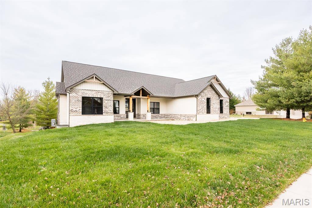 1022 BARTEAU DR, Swansea, IL 62226