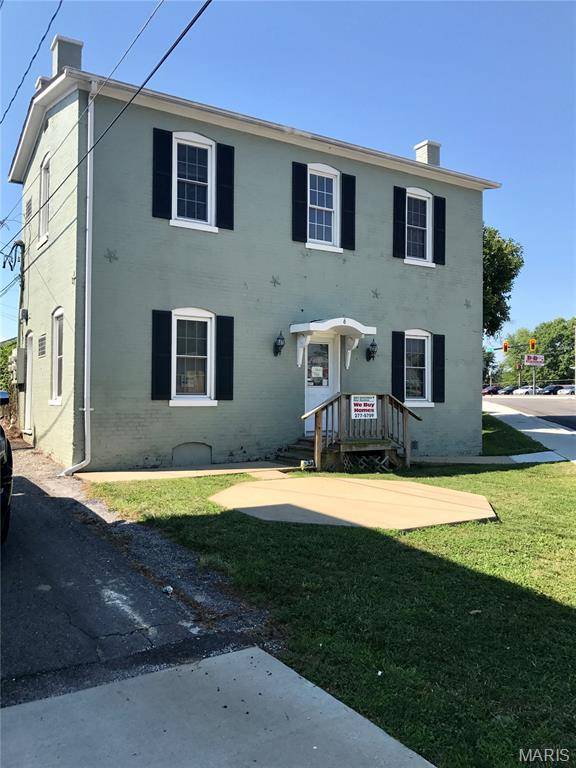 6 Lebanon AVE, Belleville, IL 62220