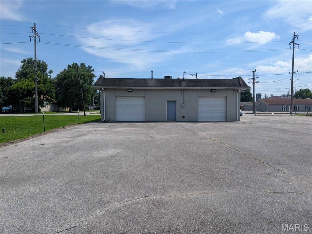 2805 E 23rd ST, Granite City, IL 62040