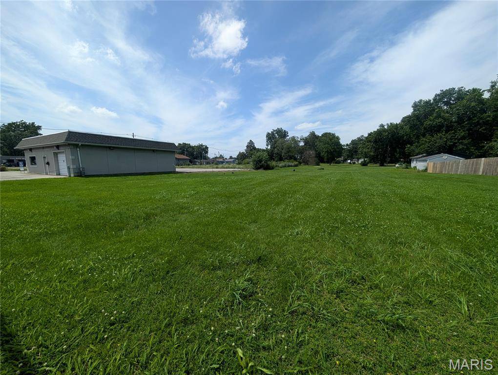 2805 E 23rd ST, Granite City, IL 62040