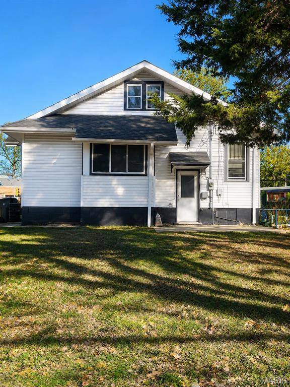 4 Carlyle AVE, Belleville, IL 62220