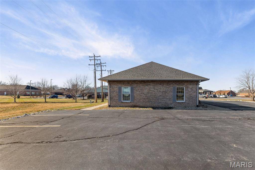 2412 Corporate CTR, Granite City, IL 62040