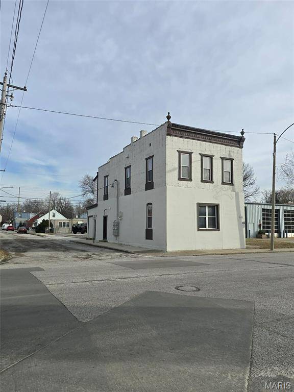 1223 W Main ST, Belleville, IL 62220