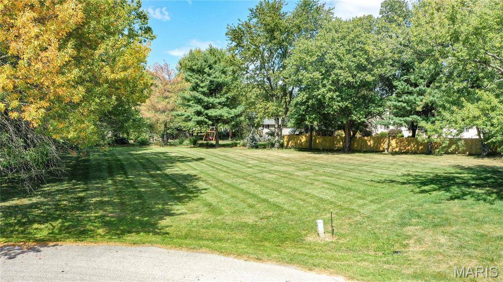 32 Sugarwood CT, Jerseyville, IL 62052