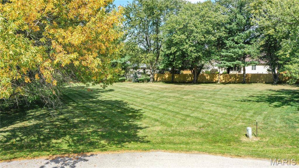 32 Sugarwood CT, Jerseyville, IL 62052
