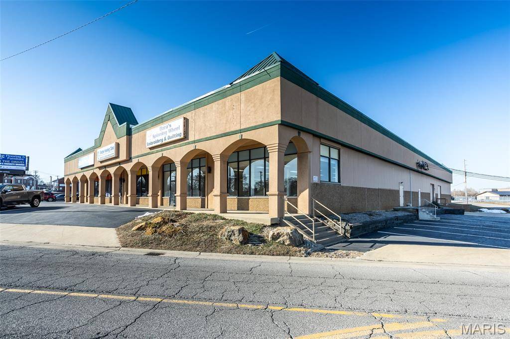 94 Northport DR, Alton, IL 62002