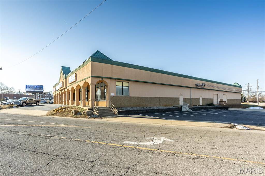 96 Northport DR, Alton, IL 62002