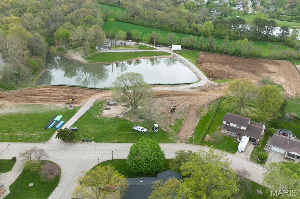 622 Eckert, Columbia, IL 62236