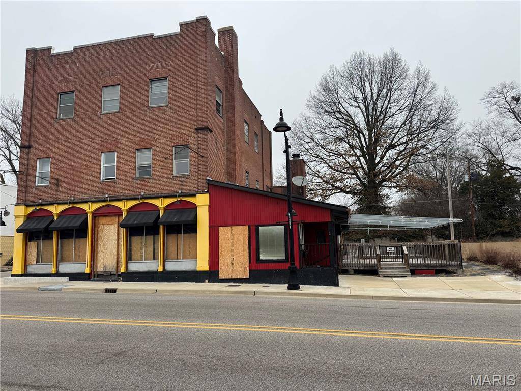 923 W Main Main, Belleville, IL 62220
