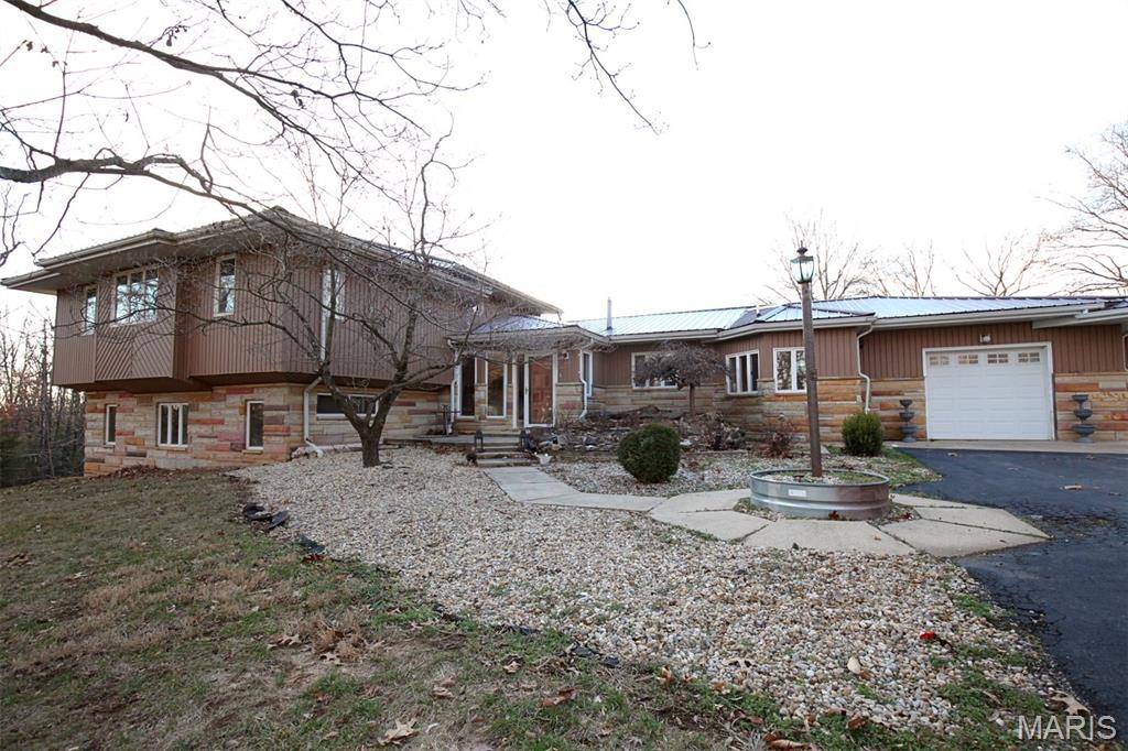 2415 Zent DR, Vandalia, IL 62471