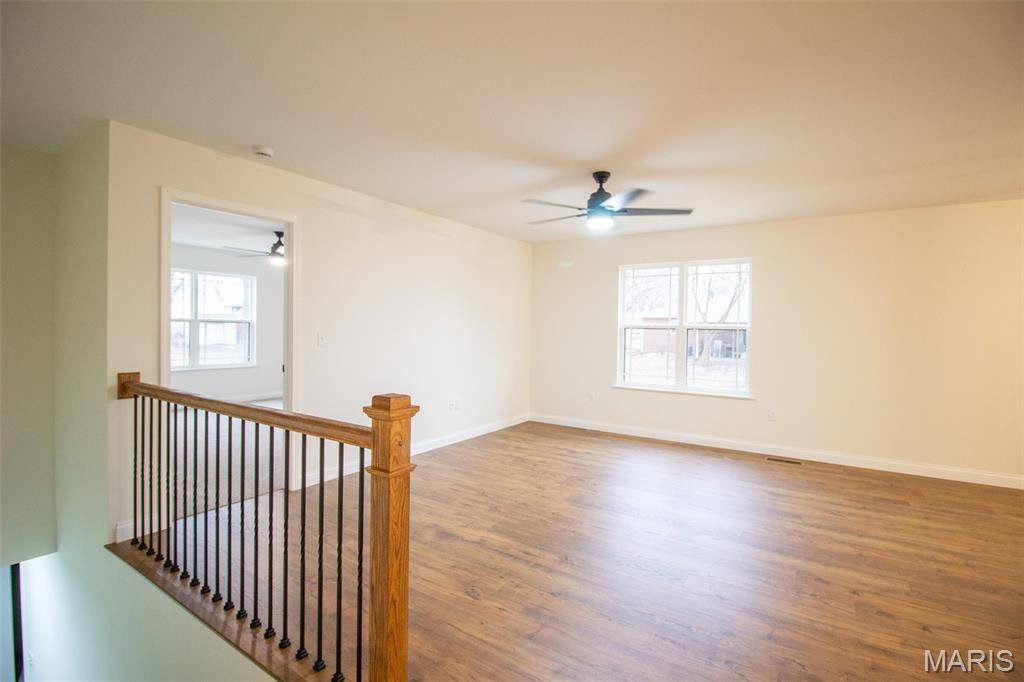 6 Steele DR, Granite City, IL 62040