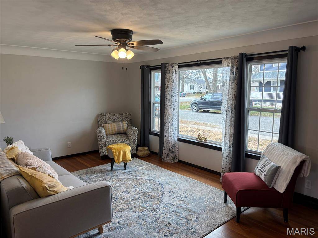 210 N Elm ST, Breese, IL 62230
