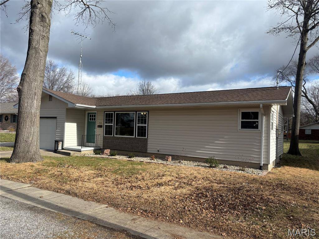 210 N Elm ST, Breese, IL 62230