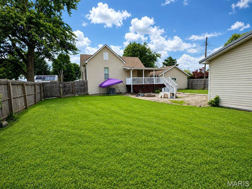 406 S Poplar ST, Mount Olive, IL 62069