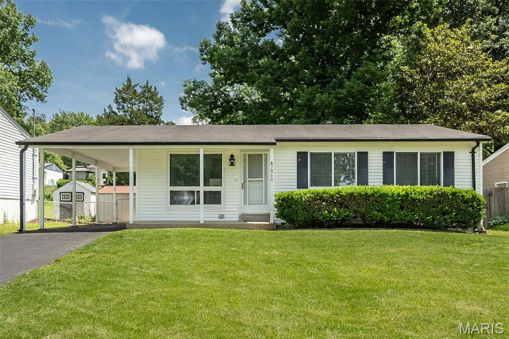 3060 Postport LN, Maryland Heights, MO 63043