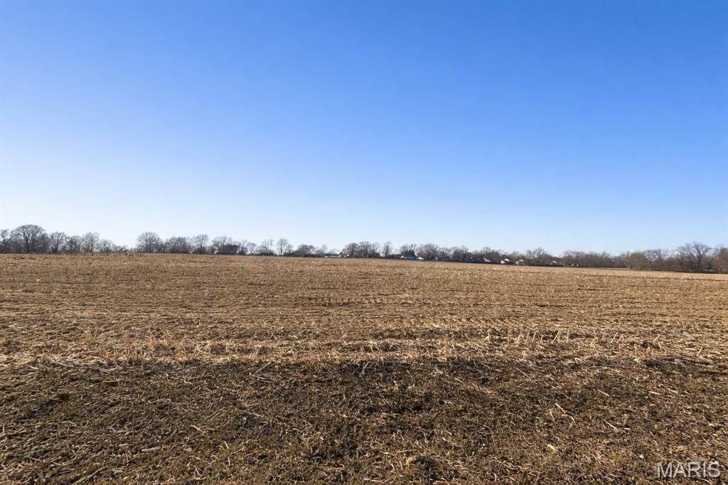 2281 Staunton RD, Troy, IL 62294