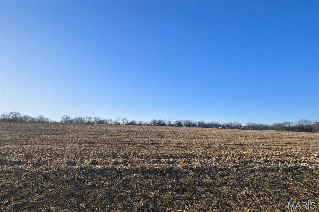 2285 Staunton RD, Troy, IL 62294