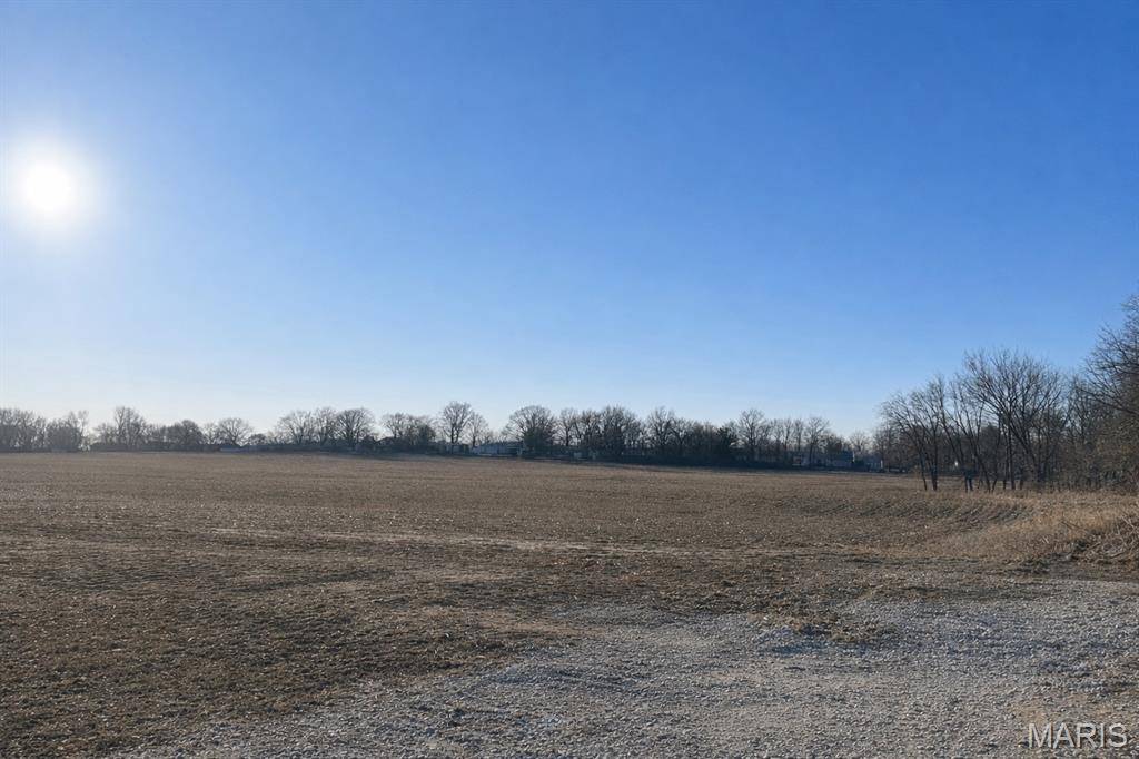 2289 Staunton RD, Troy, IL 62294