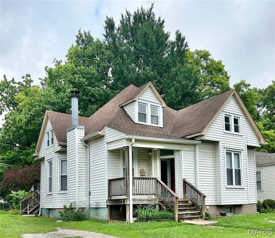 19 N 40th ST, Belleville, IL 62226