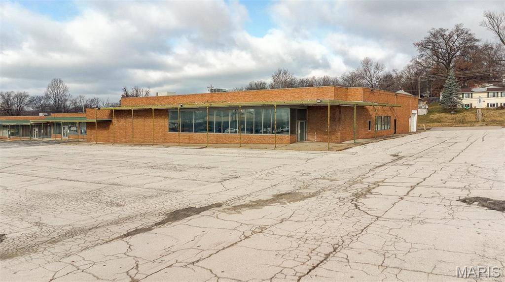 655 Berkshire BLVD, East Alton, IL 62024