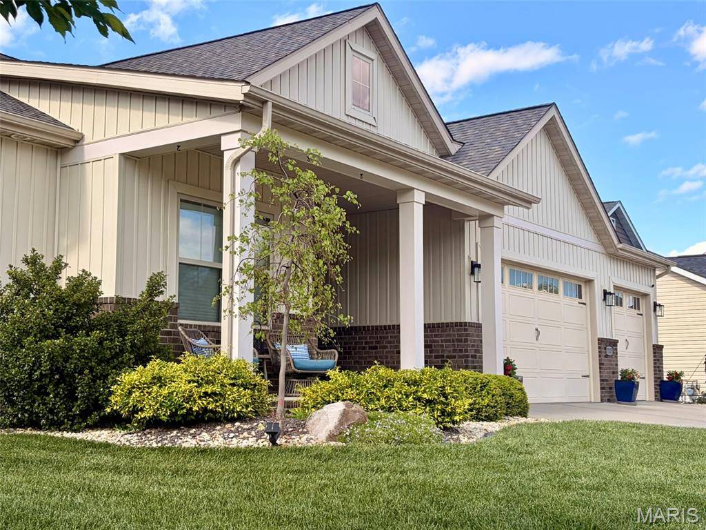 7117 Augusta DR, Glen Carbon, IL 62034