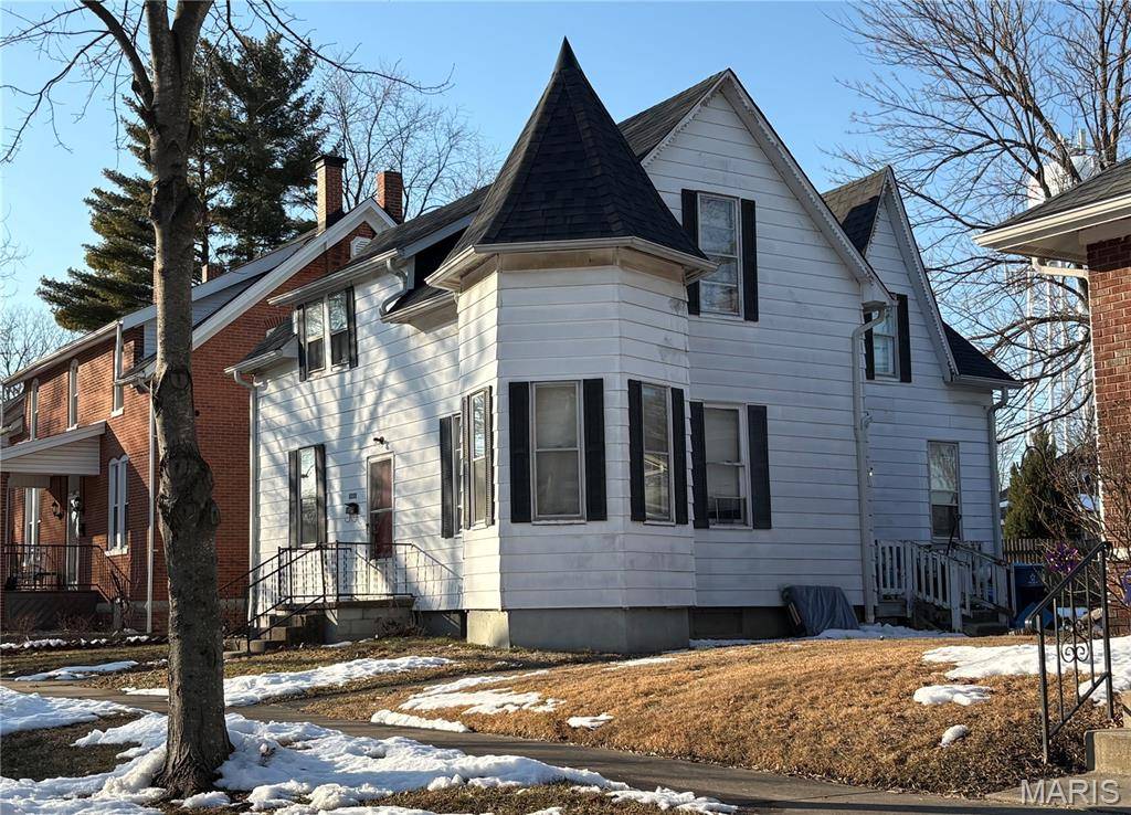 1215 14th ST, Highland, IL 62249