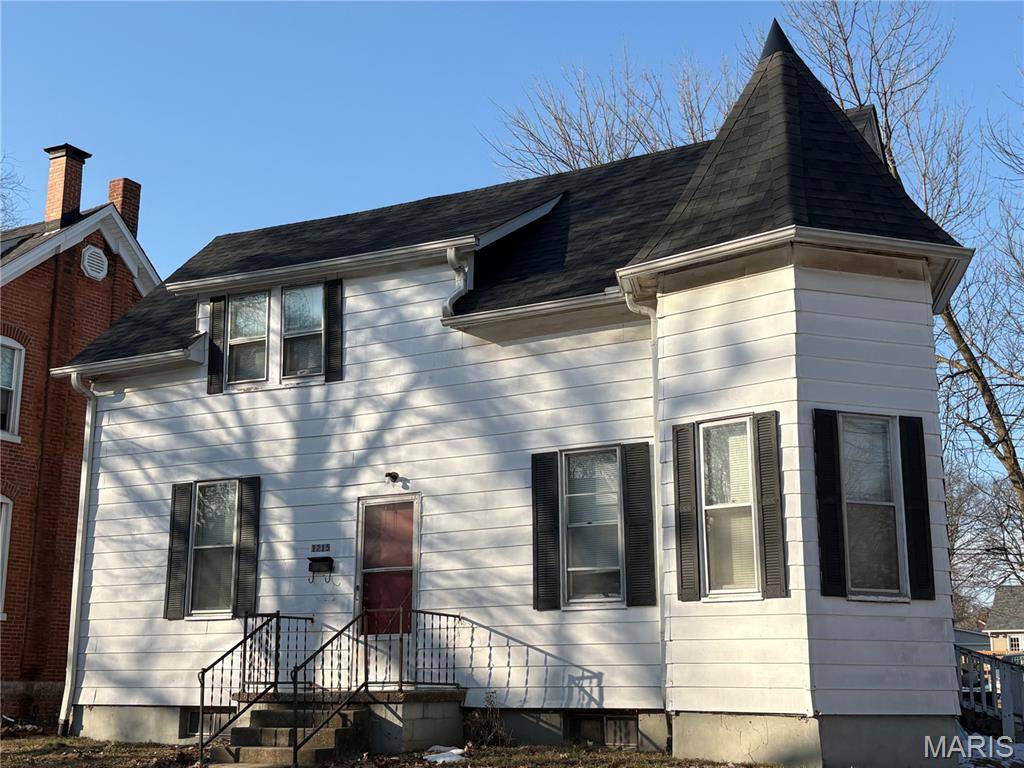 1215 14th ST, Highland, IL 62249