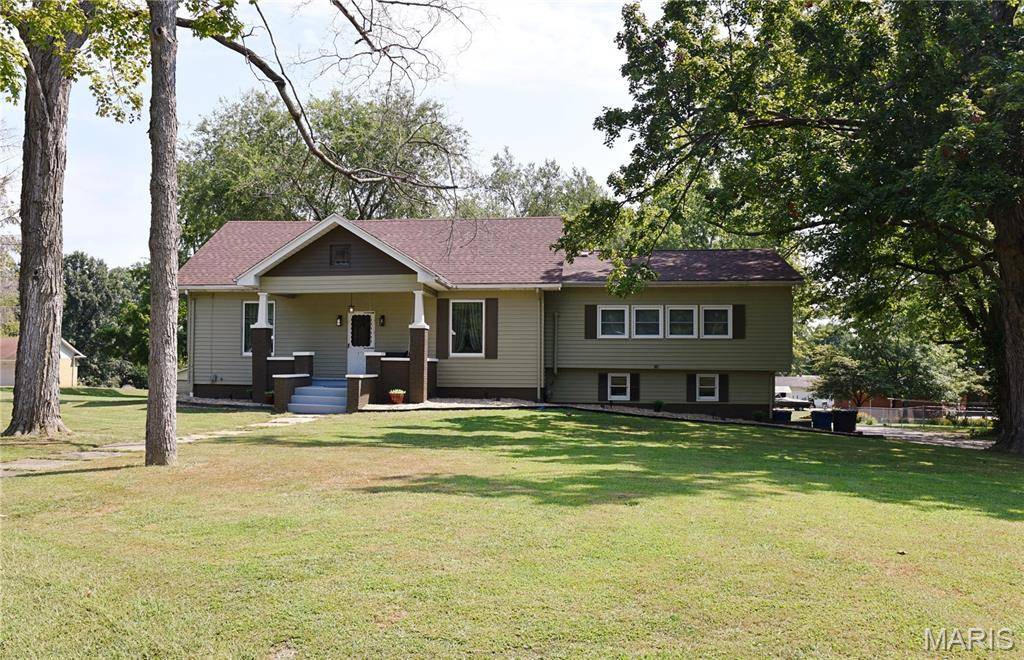 920 E Beaumont AVE, Greenville, IL 62246