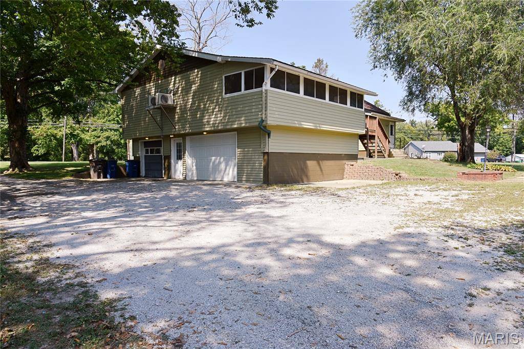 920 E Beaumont AVE, Greenville, IL 62246