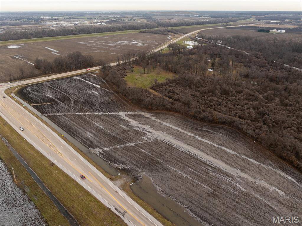 4220 New Poag RD, South Roxana, IL 62087