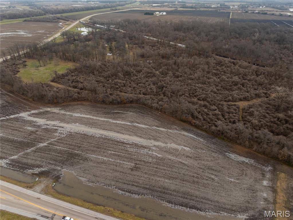 4220 New Poag RD, South Roxana, IL 62087