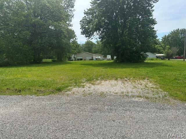 412 E Donnewald ST, Worden, IL 62097