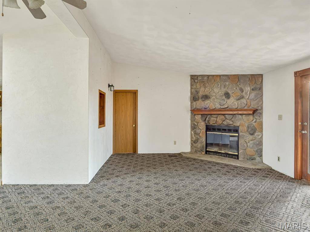 6401 S Ronnie DR, Waterloo, IL 62298