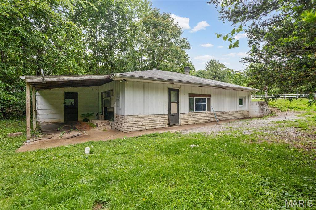 9310 Richfield RD, Fairview Heights, IL 62208