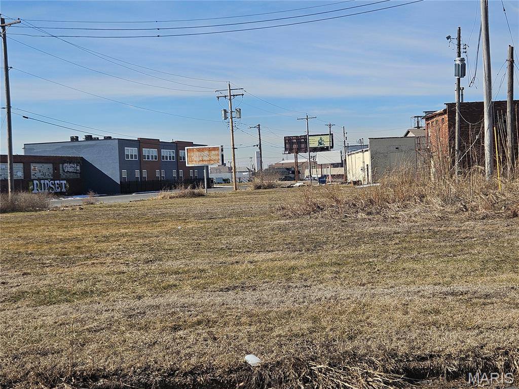 411 N 12th ST, East St Louis, IL 62201