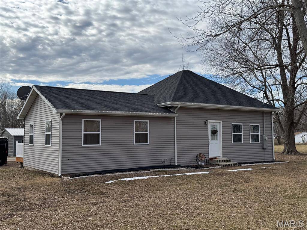 843 Monroe ST, Witt, IL 62094