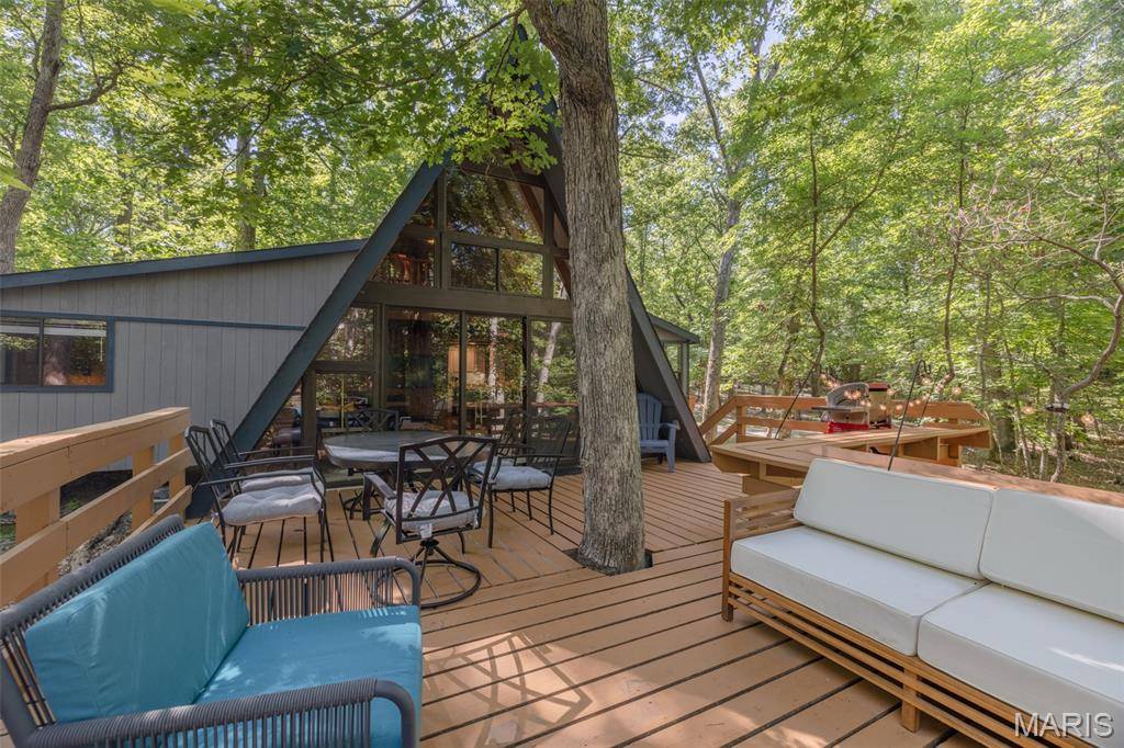 1203 Whitetail Point DR, Innsbrook, MO 63390