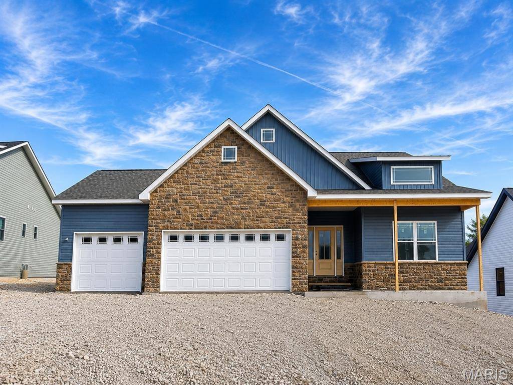 979 Half Moon LN, Caseyville, IL 62232