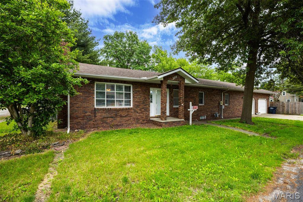 310 N Plum ST, Mount Olive, IL 62069