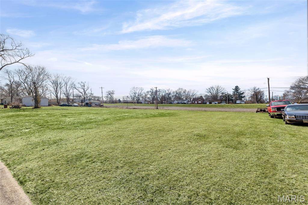 844 Saint Benedict DR, Cahokia, IL 62206