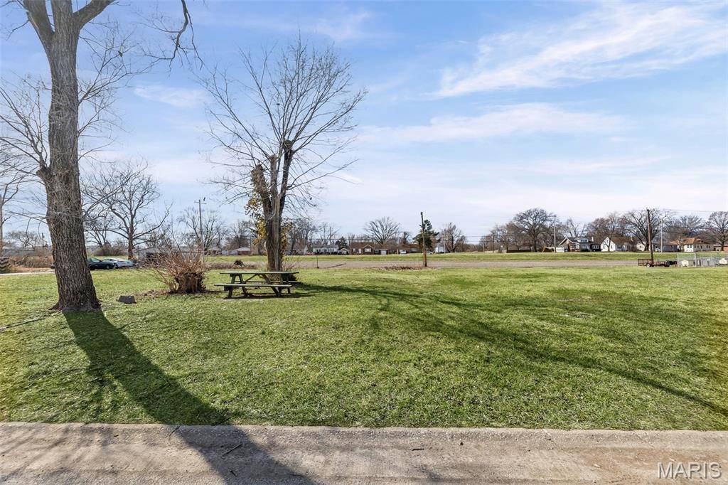 848 Saint Benedict DR, Cahokia, IL 62206