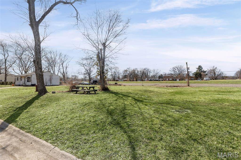 848 Saint Benedict DR, Cahokia, IL 62206