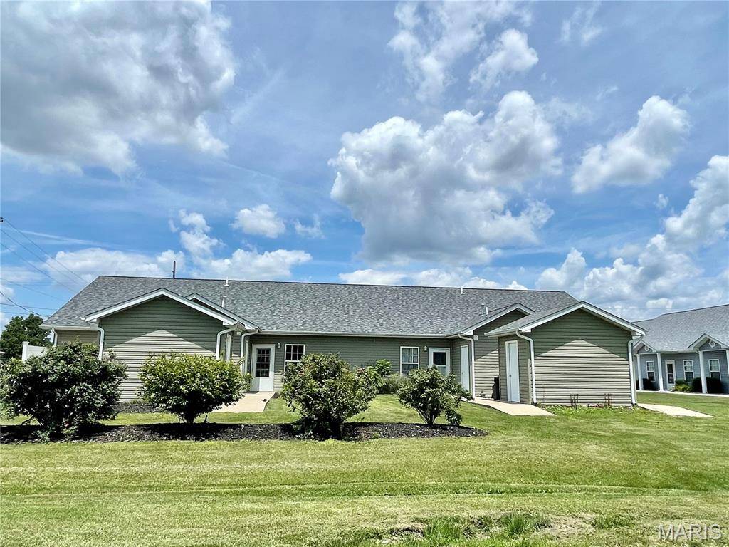 700 W Ferdon ST, Litchfield, IL 62056