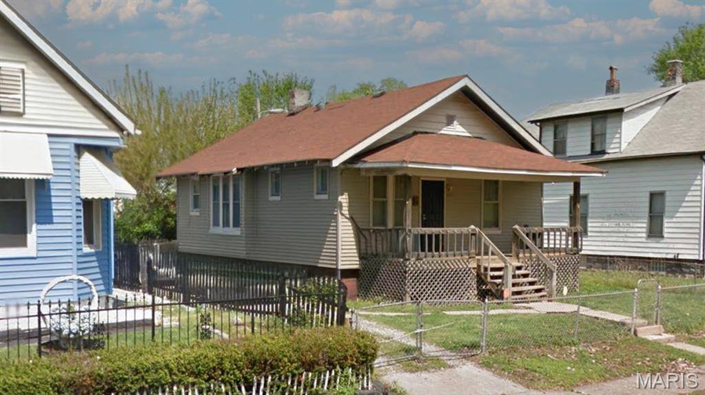 637 N 27th ST, East St Louis, IL 62205