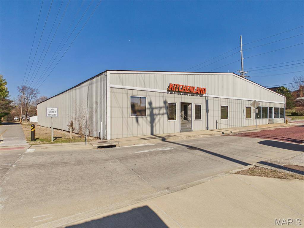 201 W High ST, Edwardsville, IL 62025