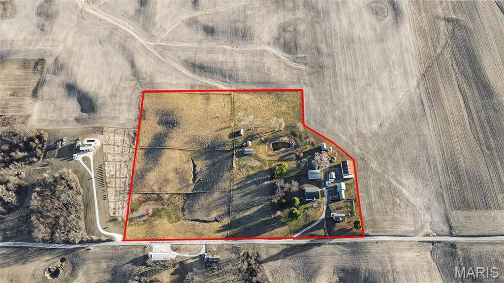 1341 Schleeper LN, Golden Eagle, IL 62036