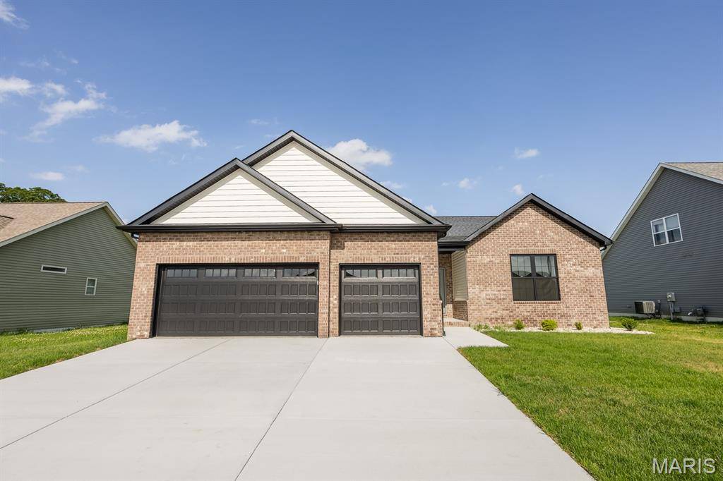 614 Mortar ST, Mascoutah, IL 62258