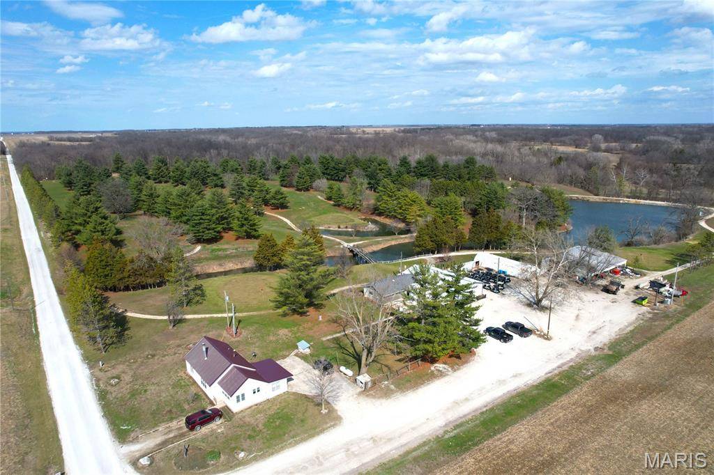 149 Southeast 450 AVE, Carrollton, IL 62016