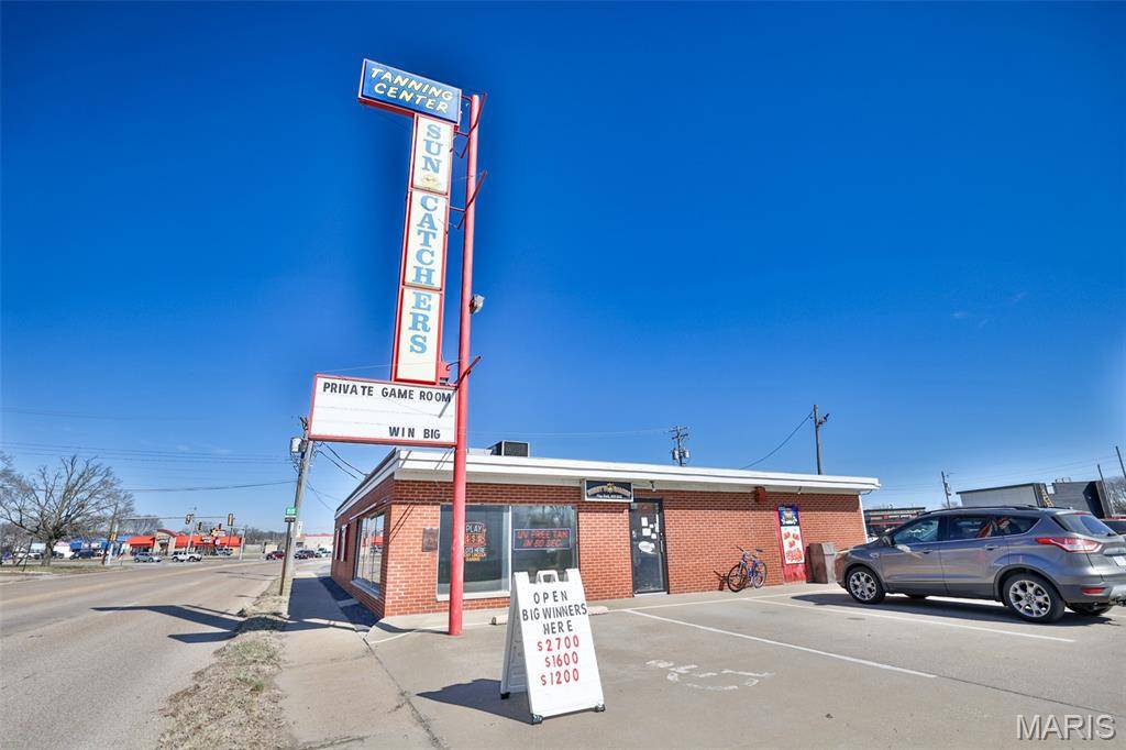 1103 E Acton AVE, Wood River, IL 62095